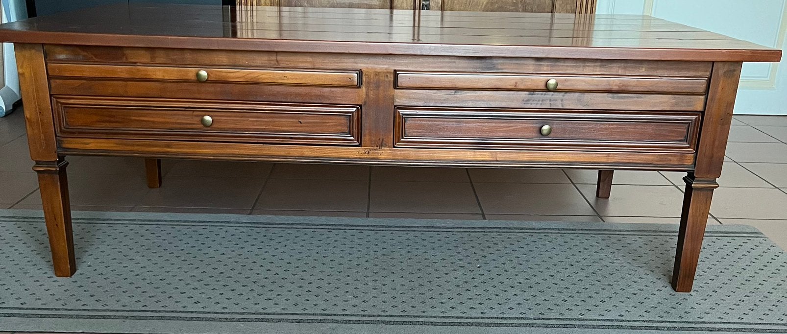 massief kerselaar lage tafel, Ophalen, Zo goed als nieuw