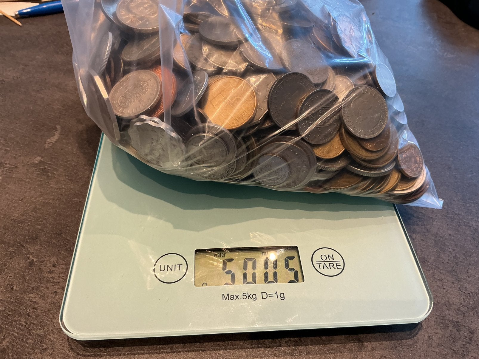 Wereldwijd 5 kilo diverse munten ( 8 /kg), Ophalen of Verzenden, Munten