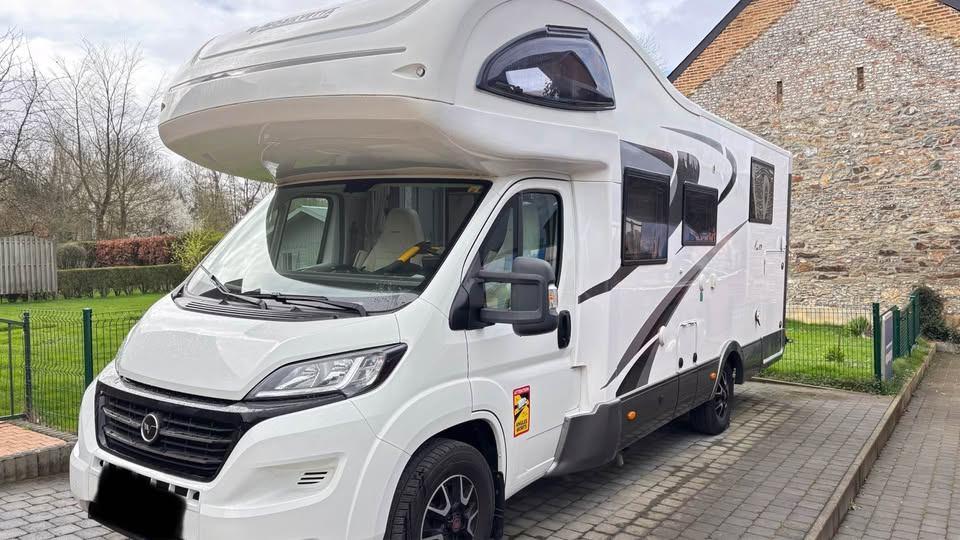 Motorhome Mobilvetta capucine 4/5 places, Caravans en Kamperen, Mobilhomes, Overige merken, Antidémarrage, Alkoof, Ringverwarming