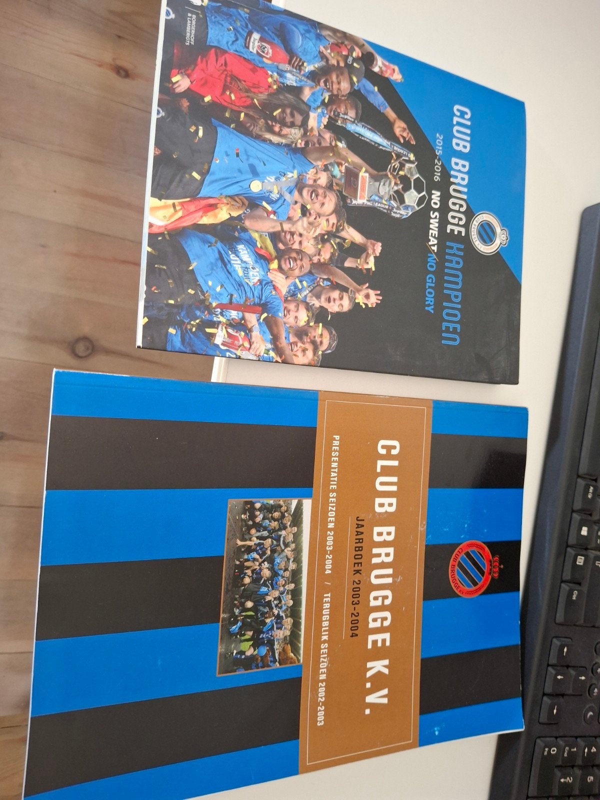 Boek club brugge 2003 / 2004. En 2015 /16, Boeken, Encyclopedieën, Ophalen of Verzenden
