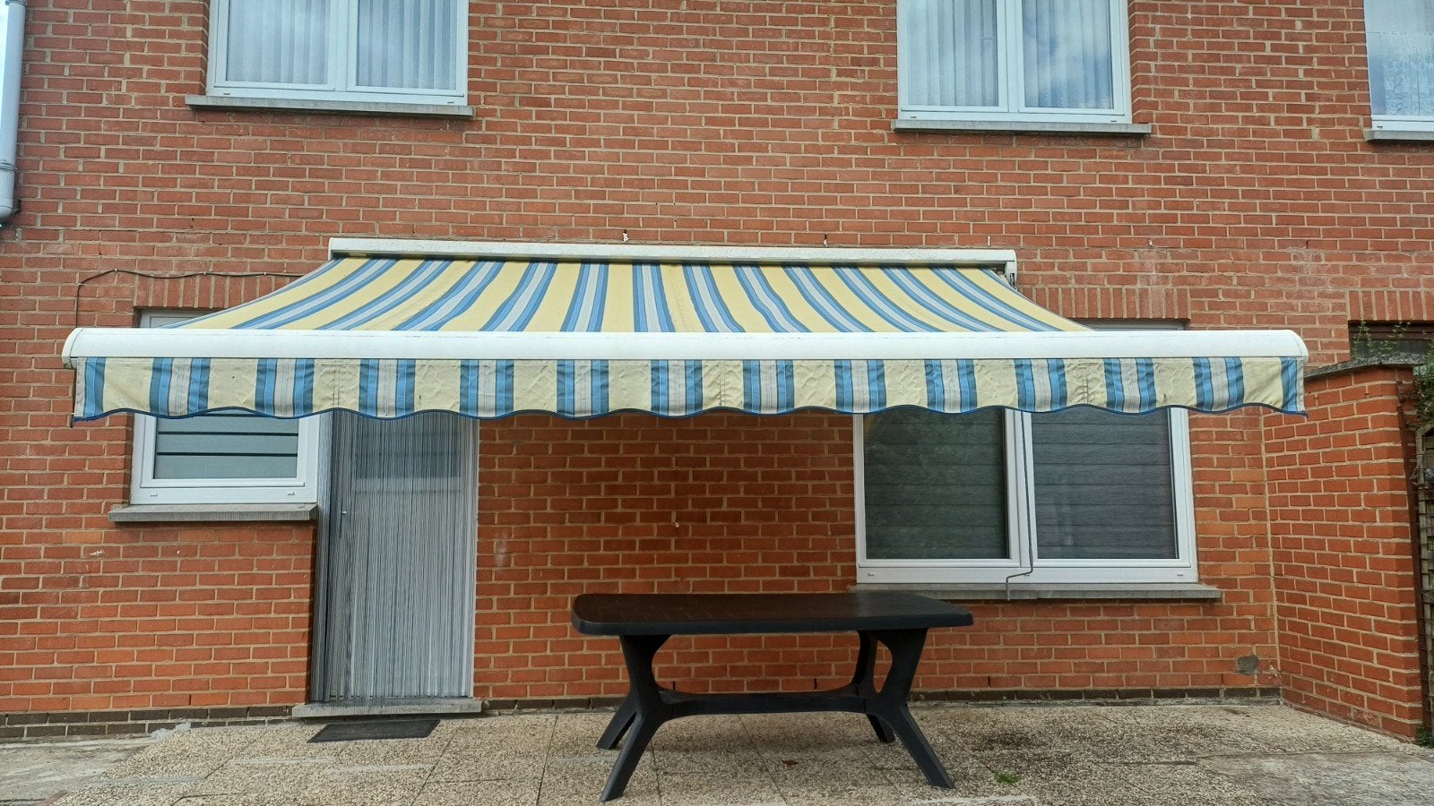 Handmatige luifel/zonneluik - 3,90 m x 3,00 m - 220, Tuin en Terras, Zonneschermen, 300 cm of meer, Ophalen, Gebruikt, Knikarmscherm