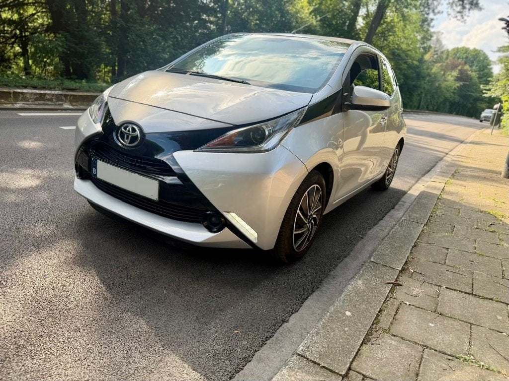 2017 Toyota aygo 1.0 VVTI X- PLay Navi airco GARANTIE 12m, Voorwielaandrijving, Stof, Handgeschakeld, 5 deurs