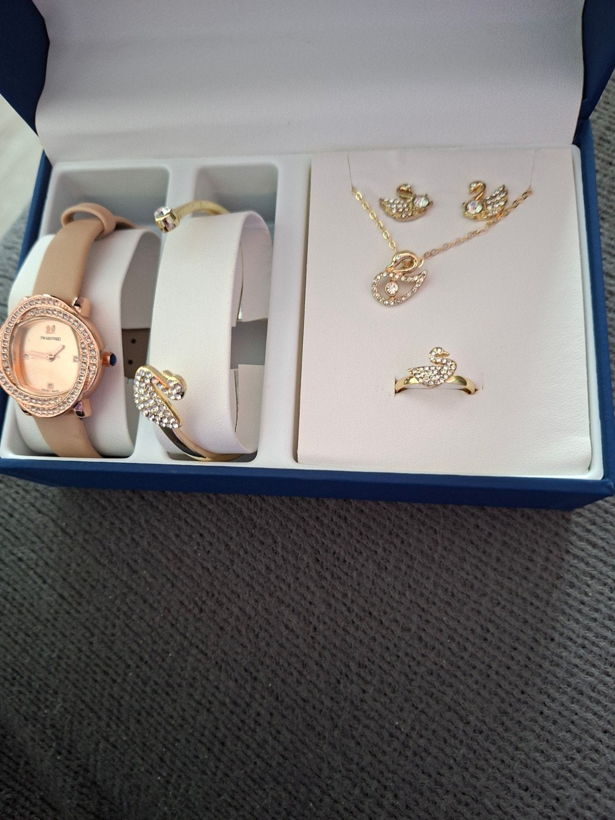 Ensemble de bijoux Swarovski, Collections, Swarovski, Enlèvement ou Envoi
