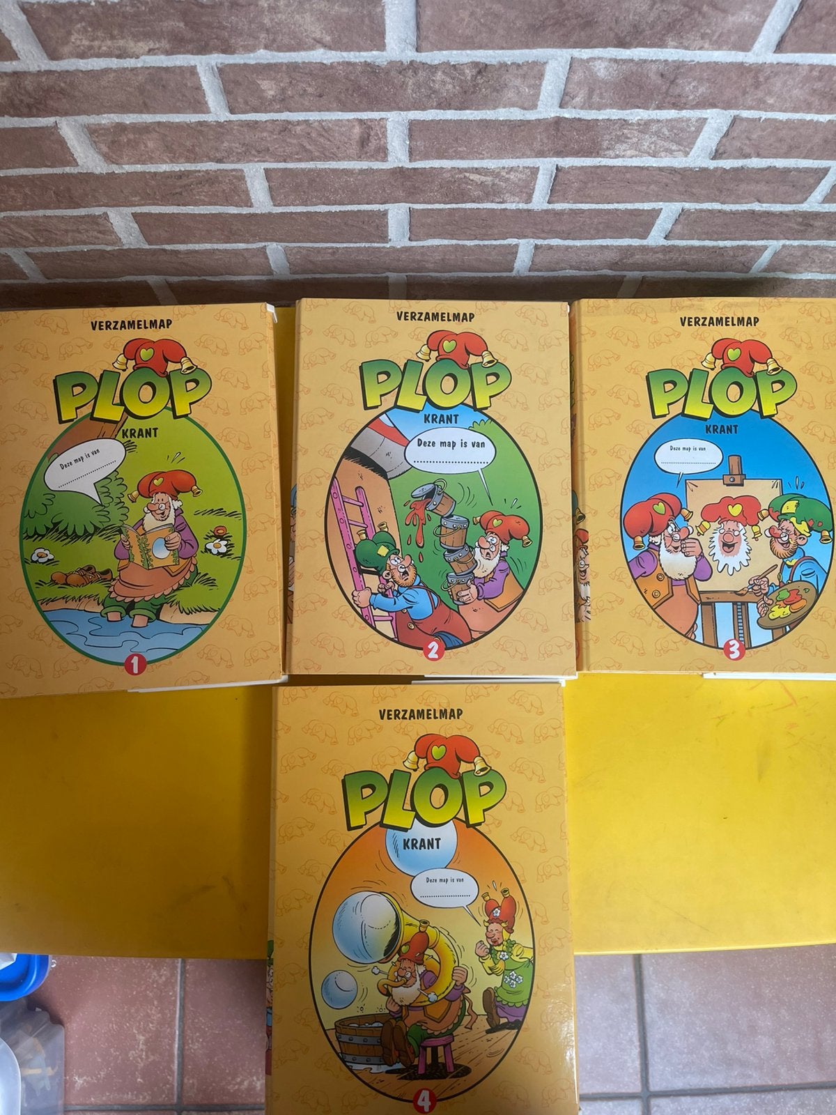 Uniek: 4 volledige verzamelmappen Plop Krant (Studio 100), Complete serie of reeks, Ophalen, Zo goed als nieuw