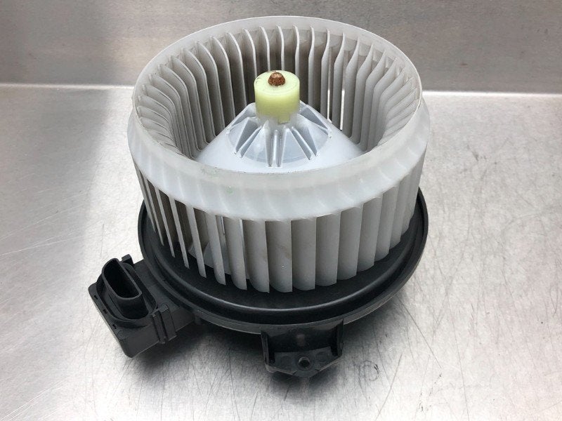 KACHEL VENTILATORMOTOR Subaru Trezia (|2M211280|), Gebruikt, Subaru