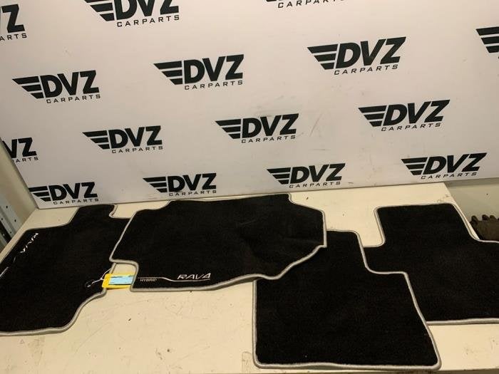 Matten Set van een Toyota Rav-4, -, 3 mois de garantie, Toyota, Utilisé