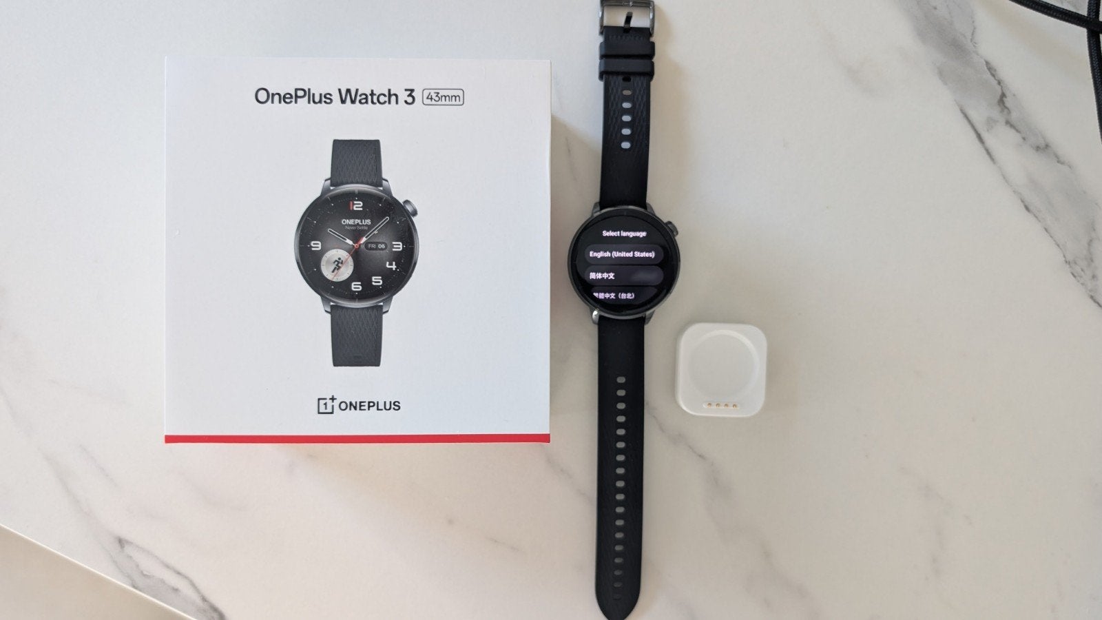 OnePlus Watch 3 (43 mm) — âgée de 2 semaines, Bijoux, Sacs & Beauté, Montres connectées, Comme neuf, Android, Noir, Distance, Bandage calorique