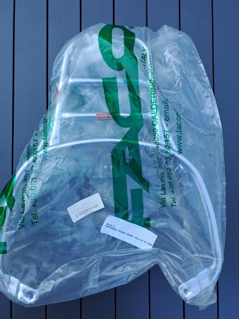 Vespa Sprint Primavera.Gloednieuw achterrek vast achterrek, Fietsen en Brommers, Ophalen, Vespa