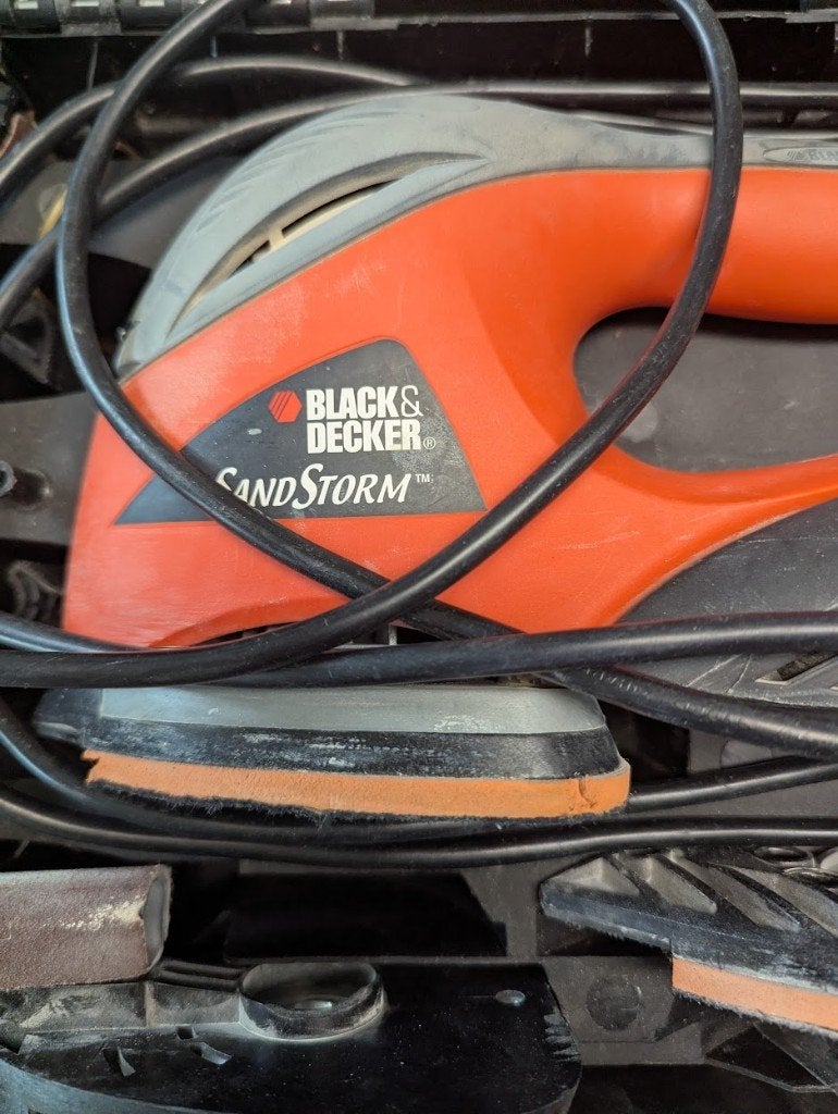 Black & Decker KA250K Sandstorm Schuurmachine + Schuurpapier, Doe-het-zelf en Bouw, Ophalen of Verzenden, Gebruikt, Minder dan 600 watt