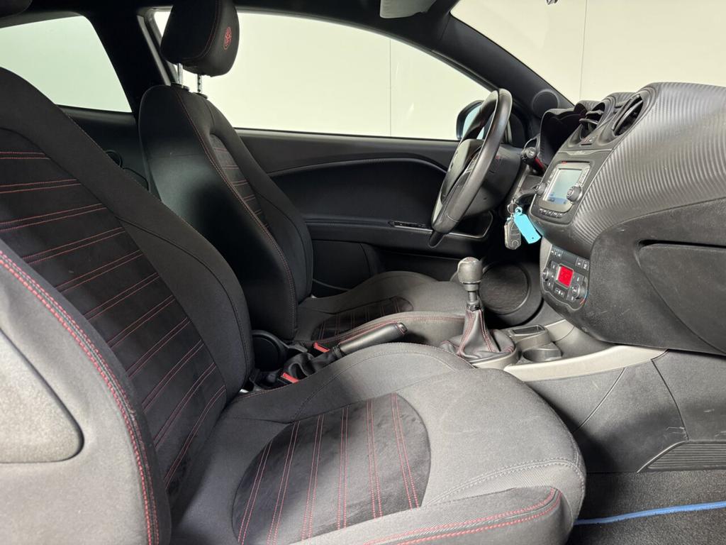 Alfa Romeo MiTo 1.4 Benzine Man. - Airco - GPS - Topstaat!, Autos, Alfa Romeo, Achat, Euro 6, Capteur de stationnement, Noir