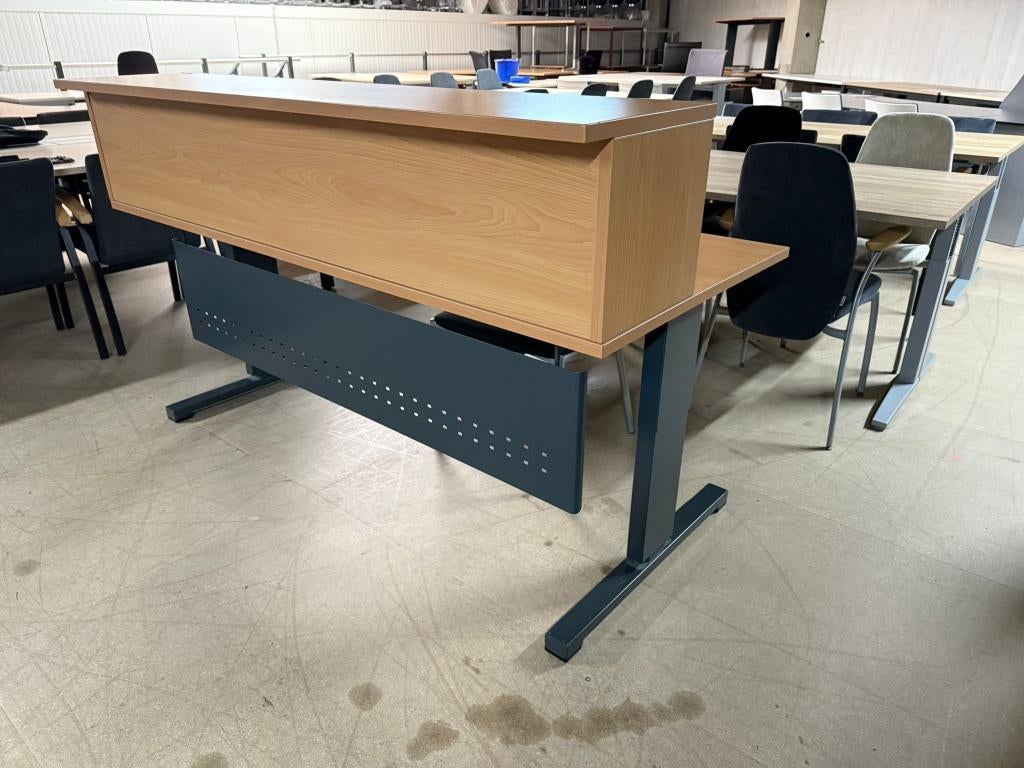 Bureau de réception 180x110 cm, Réception ou Hall d'entrée, Enlèvement, Utilisé, Bureau