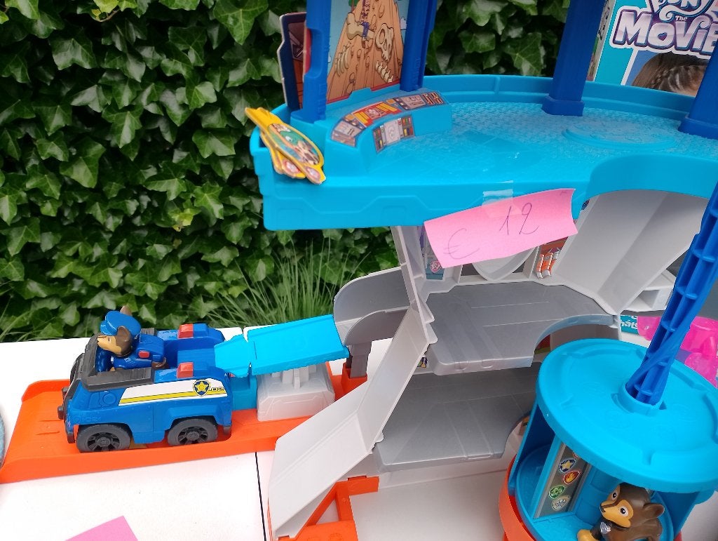 Paw petrol uitkijktoren met 2 Chase figuren en politieauto, Enfants & Bébés, Jouets | Véhicules en jouets, Enlèvement, Comme neuf