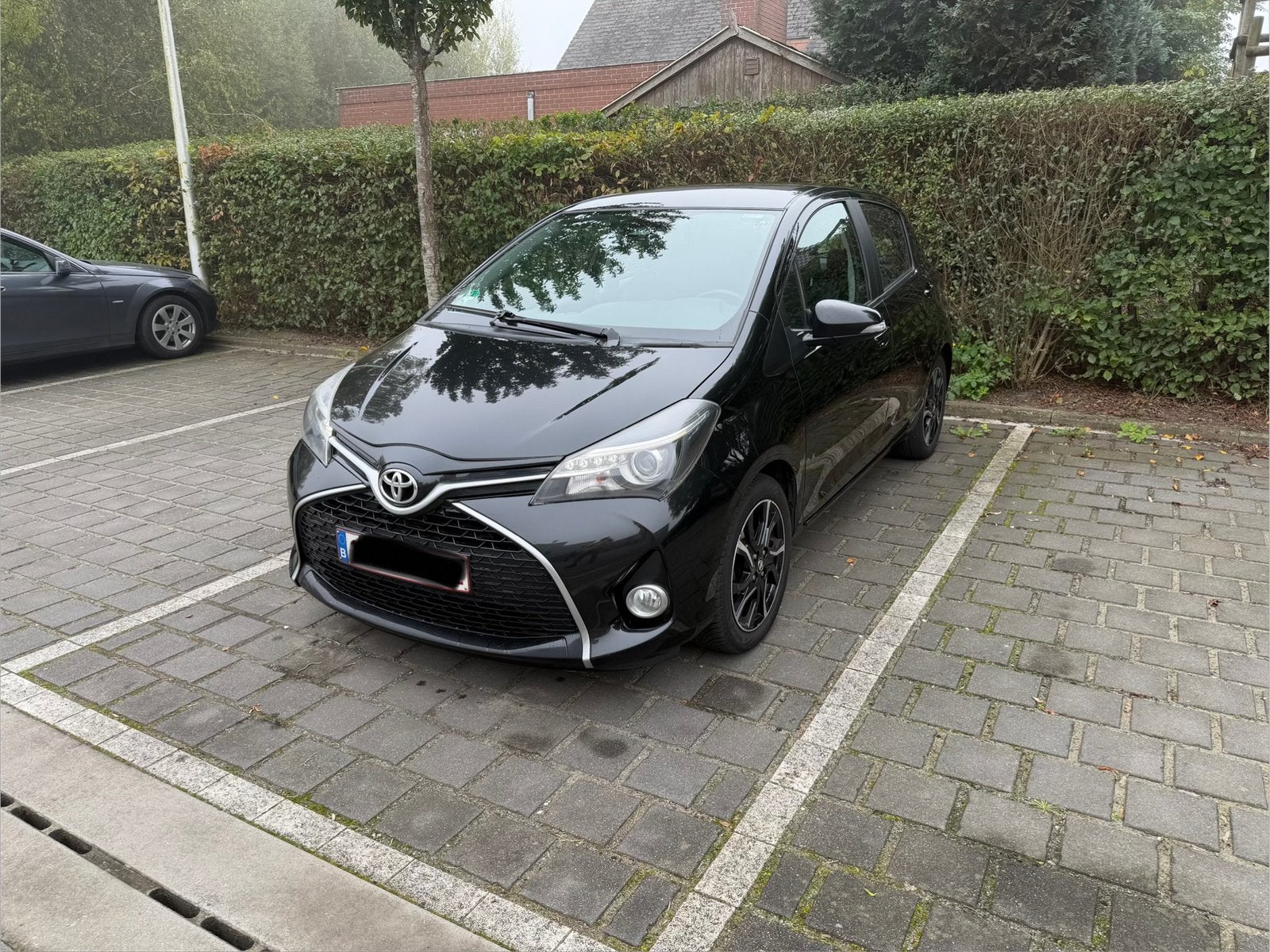 Toyota yaris 1.33 vvt-i comfort & style pack, Auto's, Voorwielaandrijving, Zwart, 1329 cc, 5 deurs