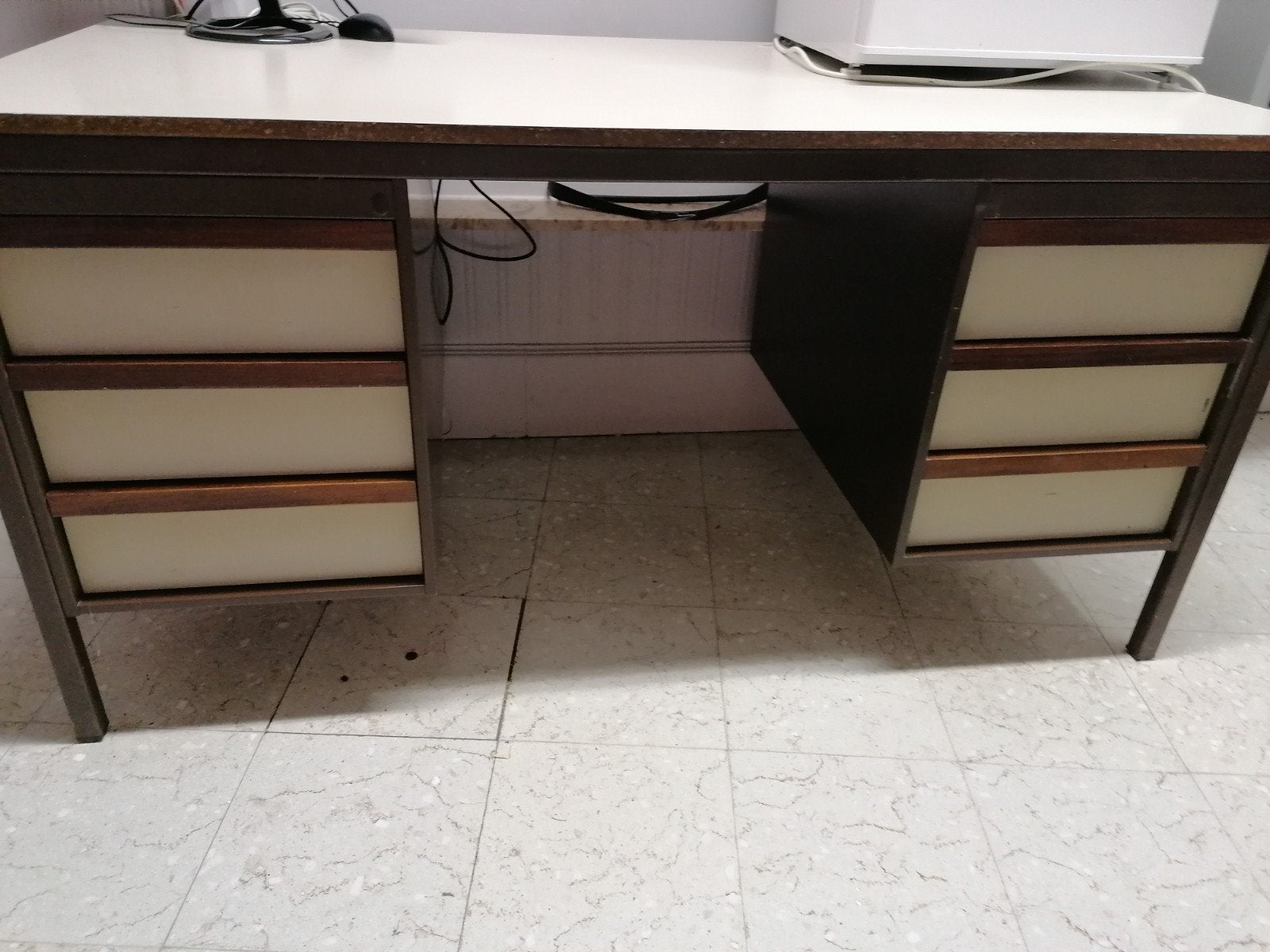 Bureau, Bricolage & Construction, Enlèvement
