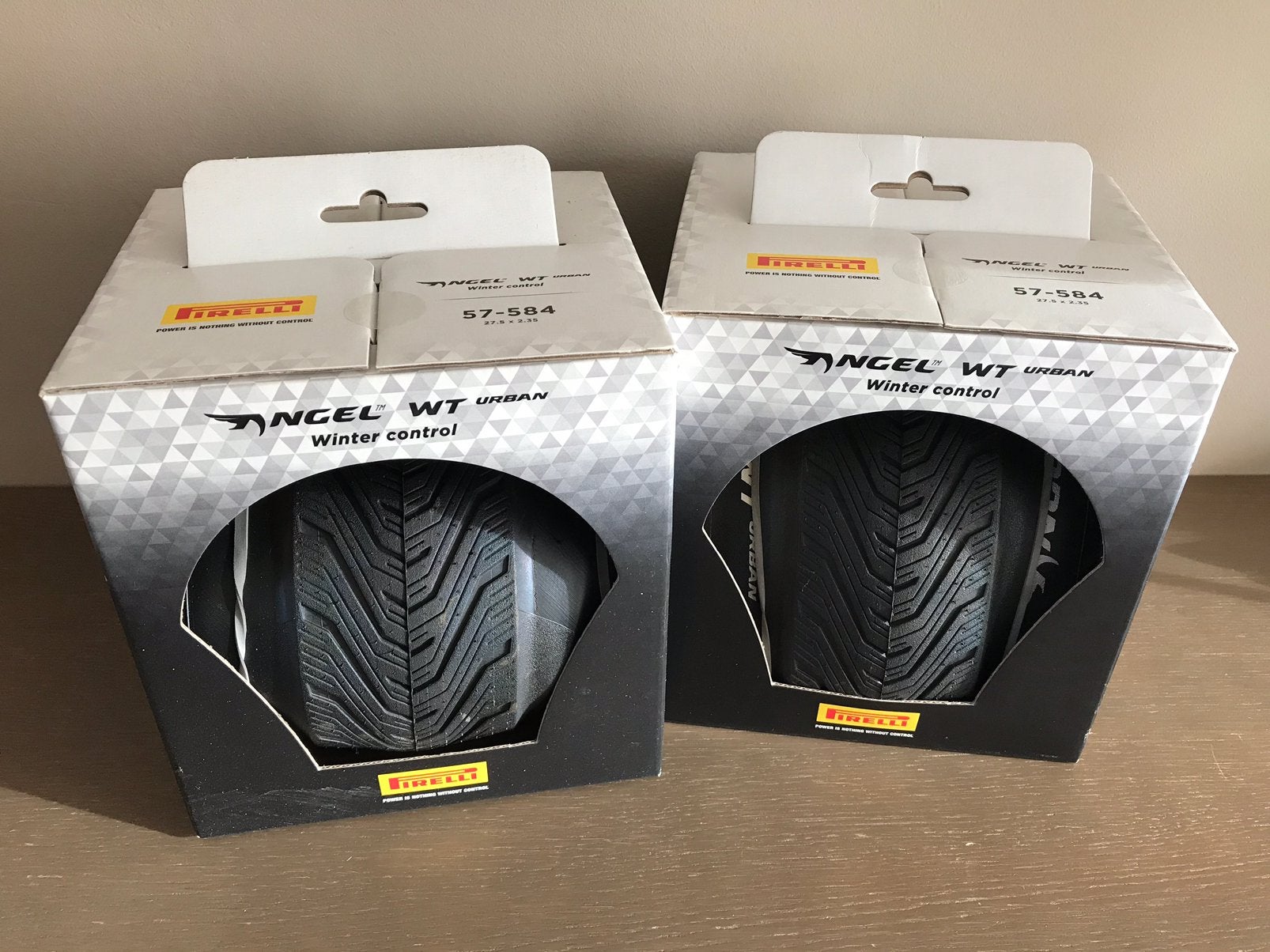 Set Pirelli Angel WT Urban winterbanden - 27.5x2.35", Fietsen en Brommers, Elektrische fiets, Band, Nieuw, Ophalen of Verzenden