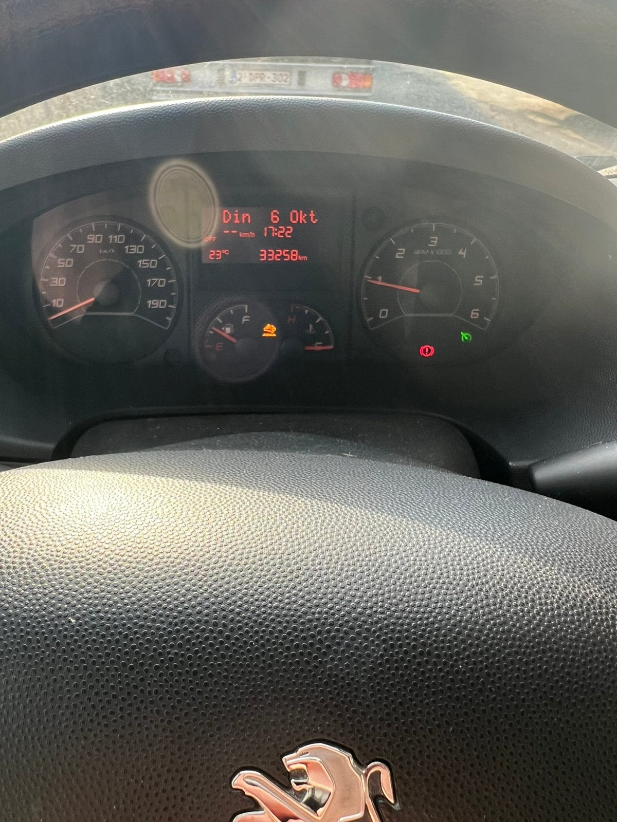 Peugeot boxer lichte vrachtwagen met meubelbak met lift 2021, Achat, Euro 6, 2 places, Boîte manuelle