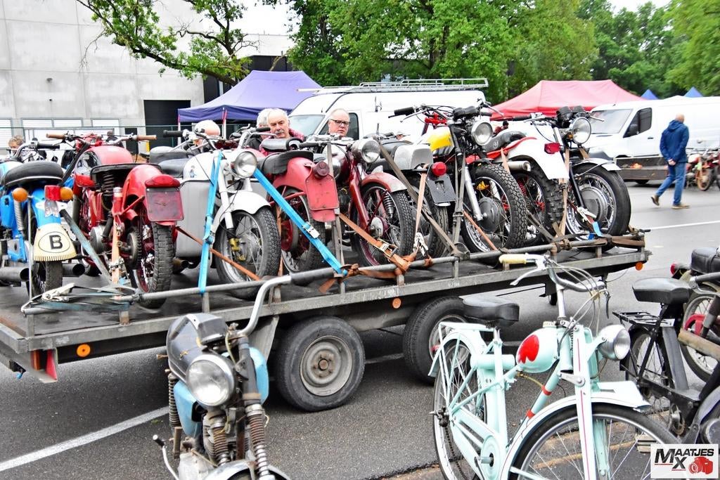 Foire aux voitures anciennes, Enlèvement