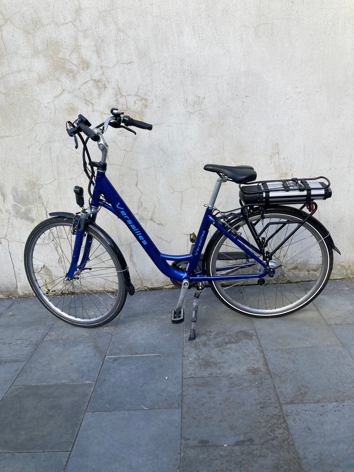 Elektrische damesfiets Versailles 28" - 2 jaar oud, Minder dan 30 km per accu, Gebruikt, 55 tot 59 cm, Ophalen