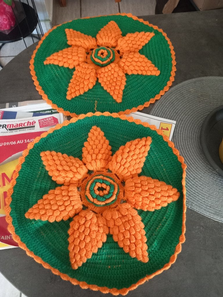 NAPPERONS CROCHET FAIT MAIN(2), Enlèvement ou Envoi, Comme neuf, Broderies à la main, Autres types