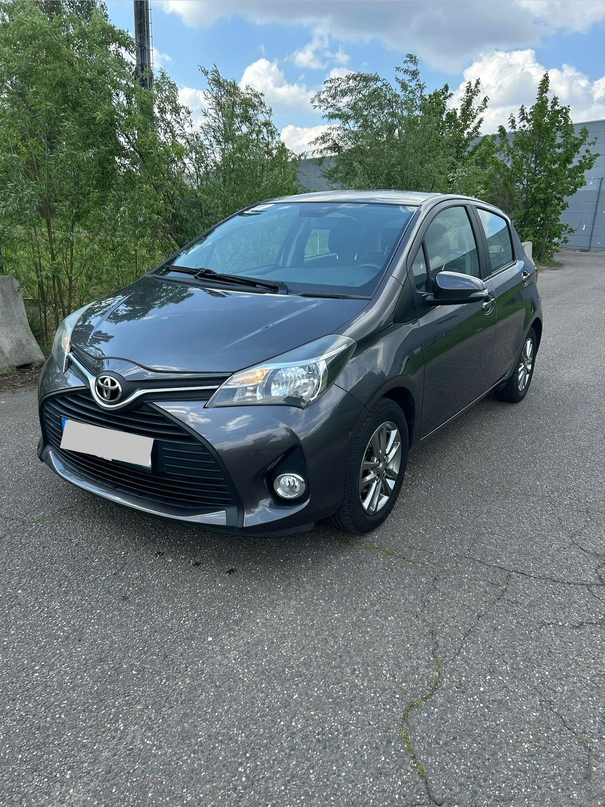 Toyota Yaris 1.3 VVT-i, Voorwielaandrijving, Euro 5, Stof, Zwart