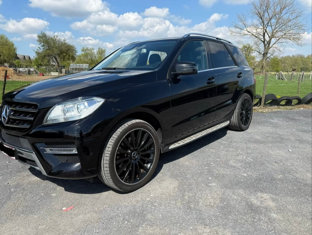 Mercedes ML 250, Auto's, Automaat, 4 cilinders, Zwart, Leder