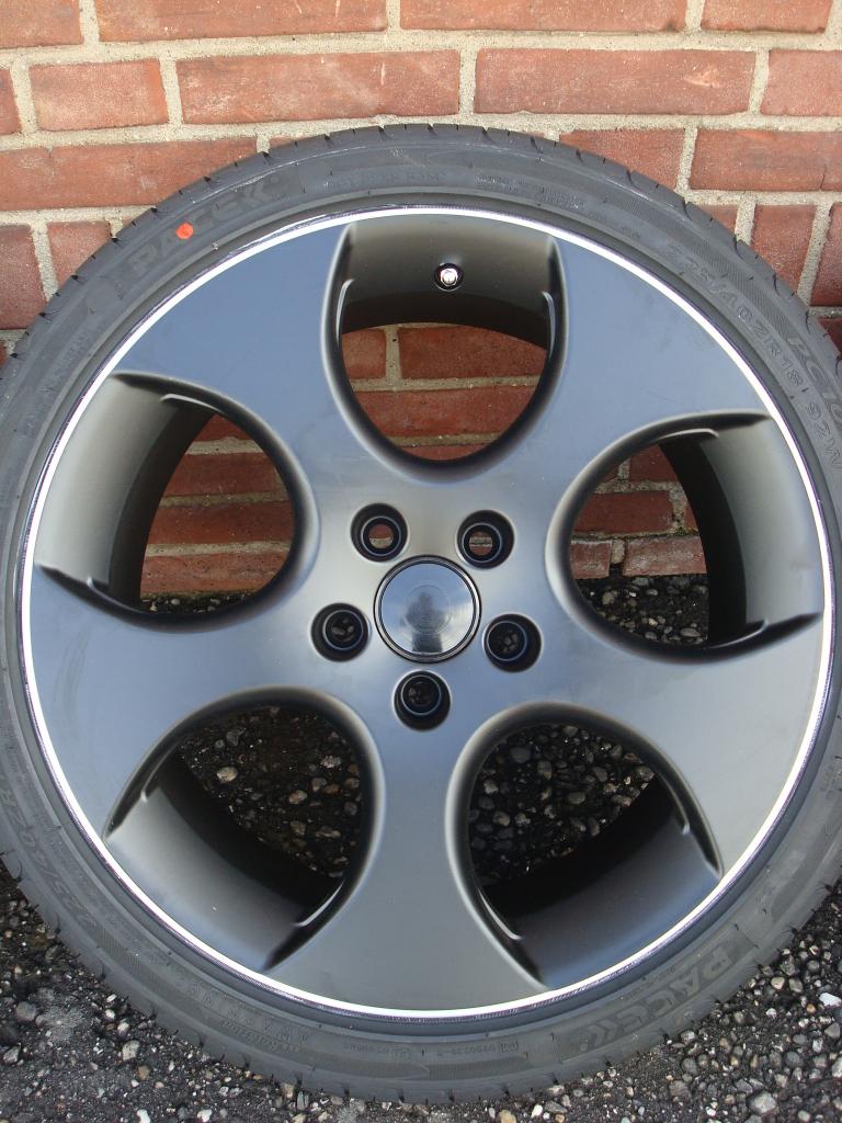 18 Inch GTI Black Velgen en Banden Steek 5x112, Autos : Divers, Autos divers Autre, Enlèvement