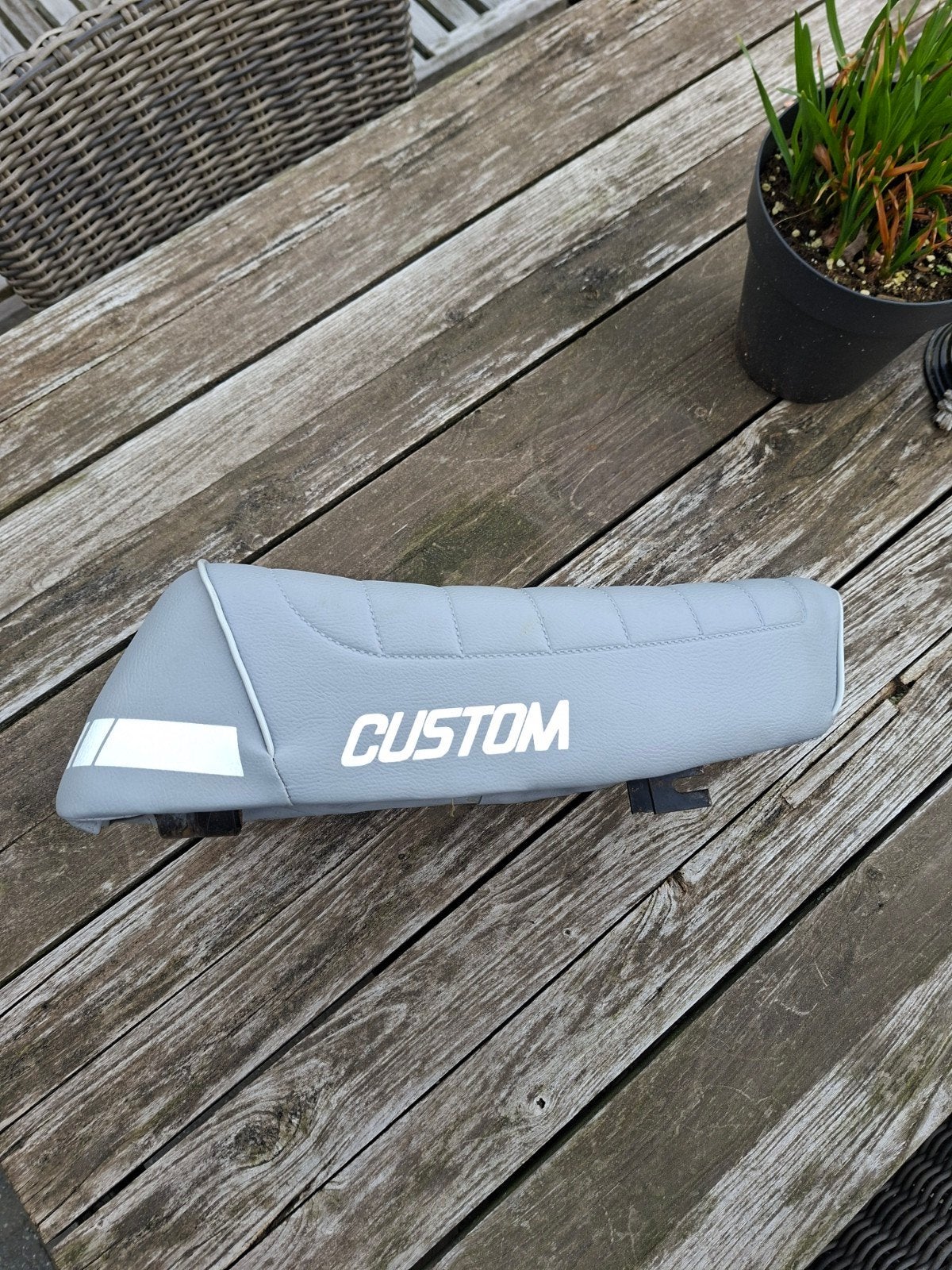 Selle Honda Camino personnalisée, Vélos & Vélomoteurs, Pièces de cyclomoteur | Général, Enlèvement ou Envoi, Utilisé, Selle, Honda Camino