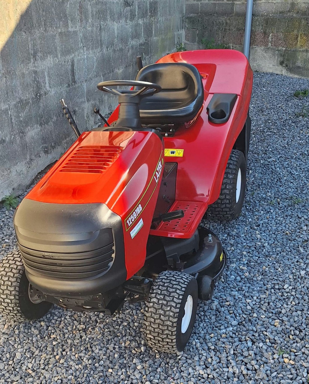 Tracteur tondeuse LAZER moteur  BRIGGS-STRATTON, Jardin & Terrasse, Enlèvement