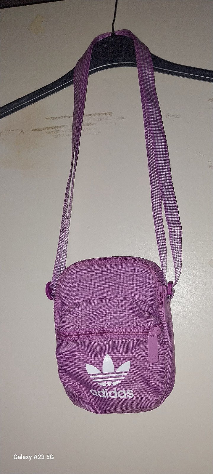 petite sacoche  rose adidas neuve,jamais été portée, Enlèvement ou Envoi, Neuf, Rose, Autres marques