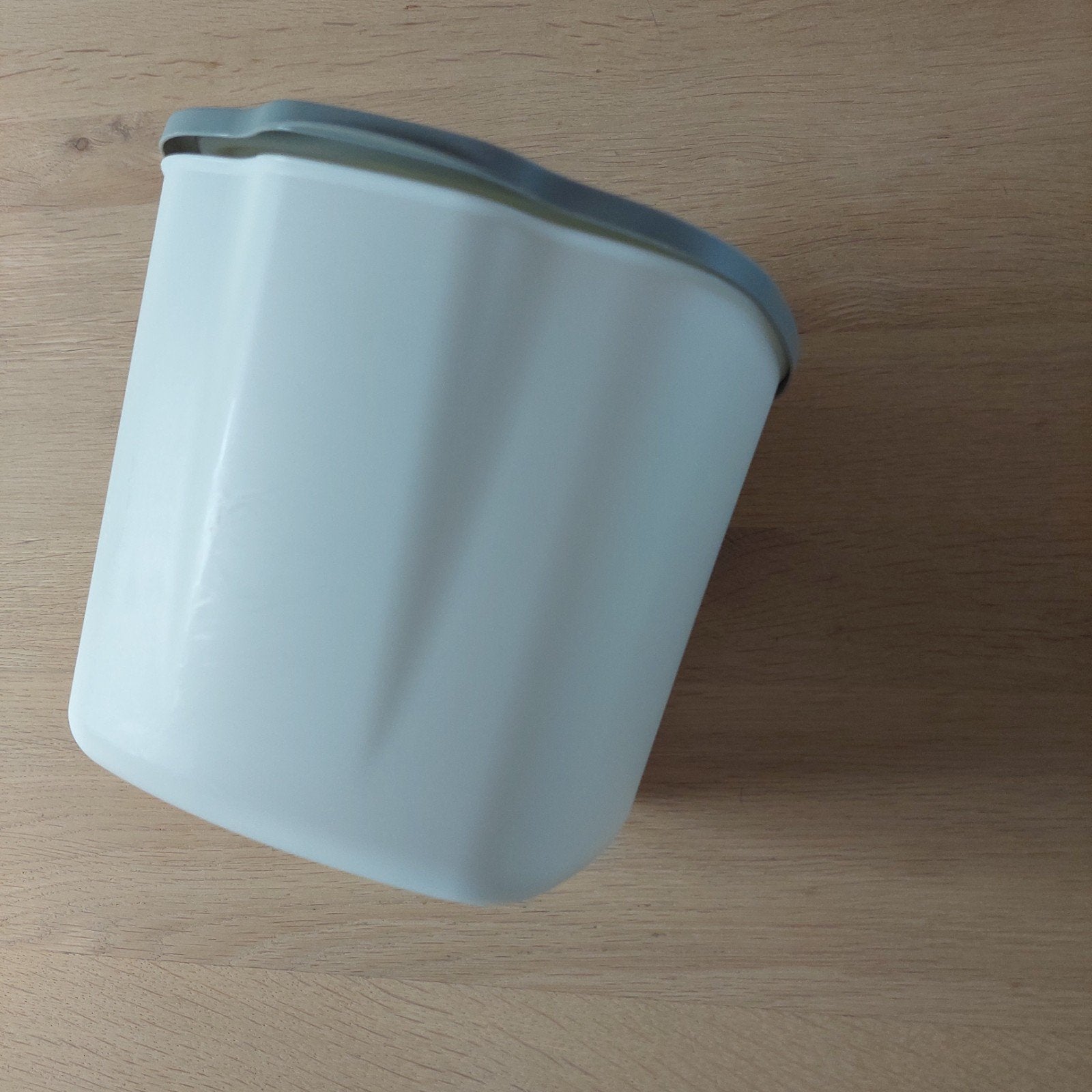 Afvalbakje, Huis en Inrichting, Overige typen, Ophalen, Zo goed als nieuw