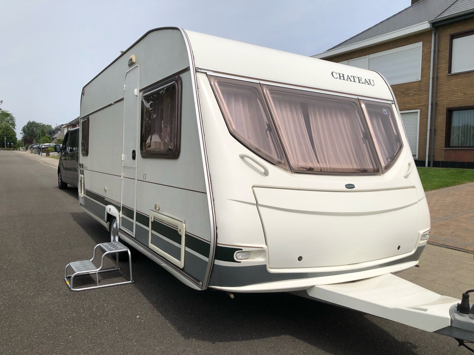 Caravane Chateau Calista 490 FHU CT, Grand lit, Jusqu'à 4, Chateau, 6 à 7 mètres