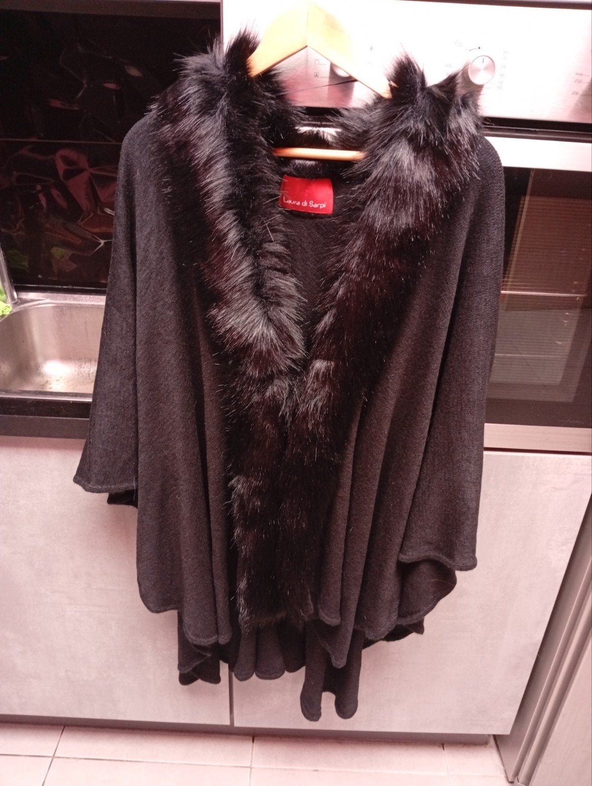 Cape poncho marque Laura Di Sarpi, Vêtements | Femmes, Vêtements Femmes Autre
