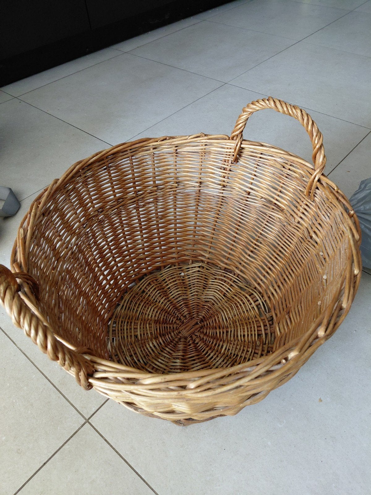 un tres beau panier en osier, Enlèvement, Osier, Panier