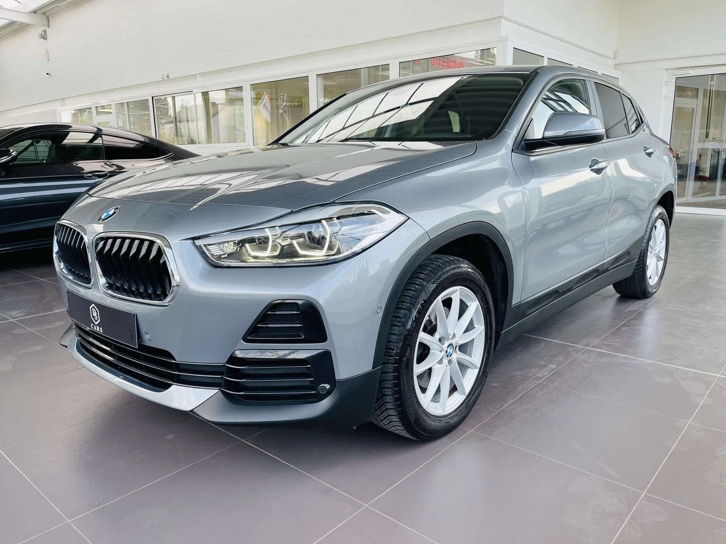 BMW X2 1.5iA * GARANTIE + LED + CUIR + GPS * (automatique), Autos, BMW, Argent ou Gris, Euro 6, 5 portes, Automatique