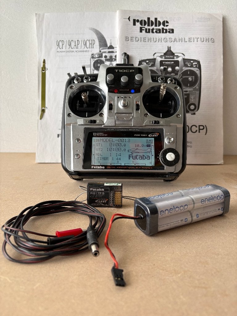 te koop Futaba T10CP met ontvanger, Hobby & Loisirs créatifs, Modélisme | Radiocommandé & Téléguidé | Avions, Enlèvement, Comme neuf