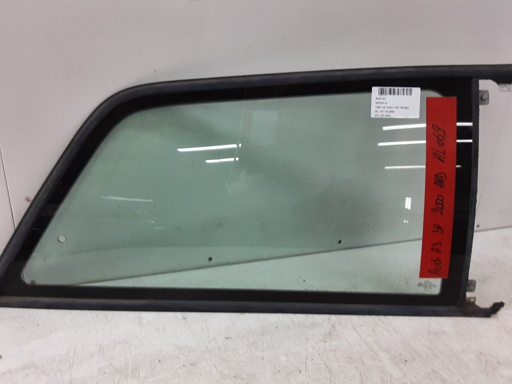 VITRE LATERALE ARRIÈRE DROIT Audi A3 (8L1), Auto-Union-Straße  1,
85057  Ingolstadt, DE, Info@audi.de, Audi, Utilisé