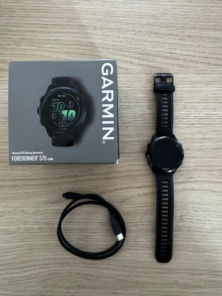 Garmin Forerunner 570 - 42mm zwart, Bijoux, Sacs & Beauté, Montres de sport, Enlèvement ou Envoi, Comme neuf, Noir