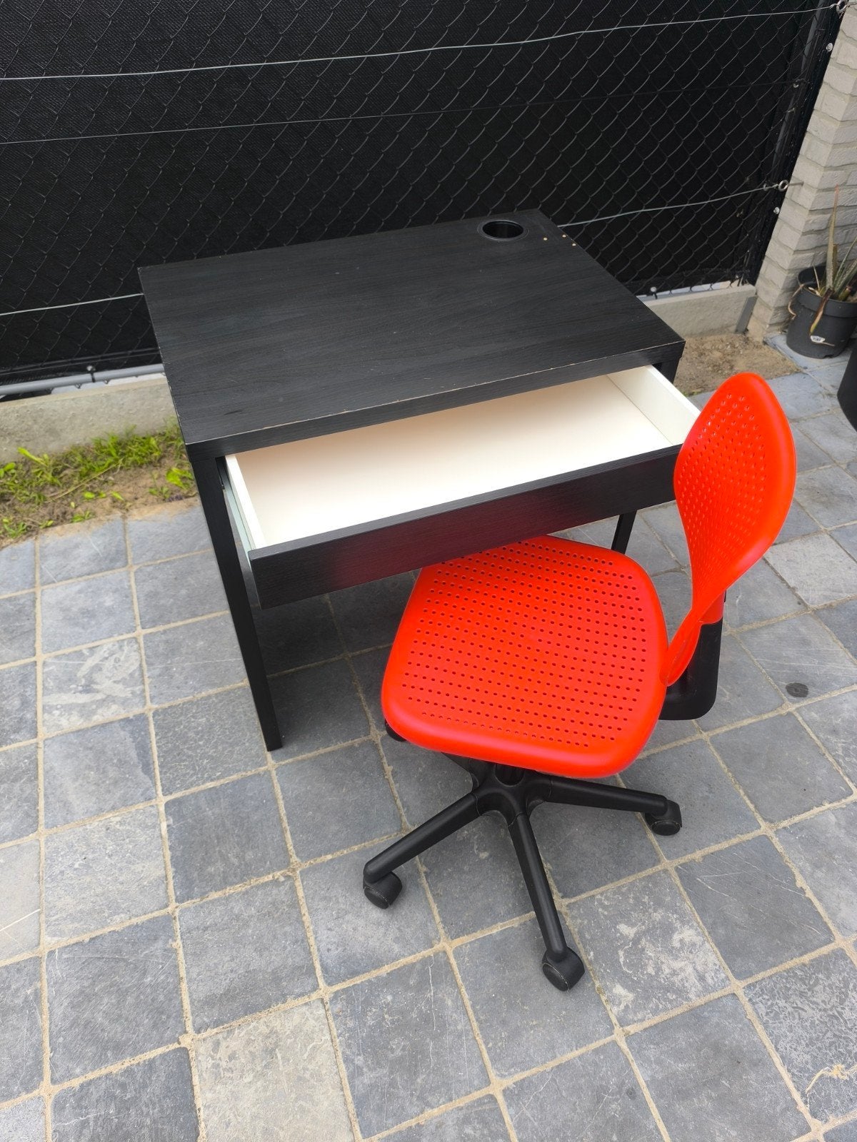 Bureau Ikea Micke + Stoel Ikea Alrik, Enlèvement, Comme neuf, IKEA, Brun