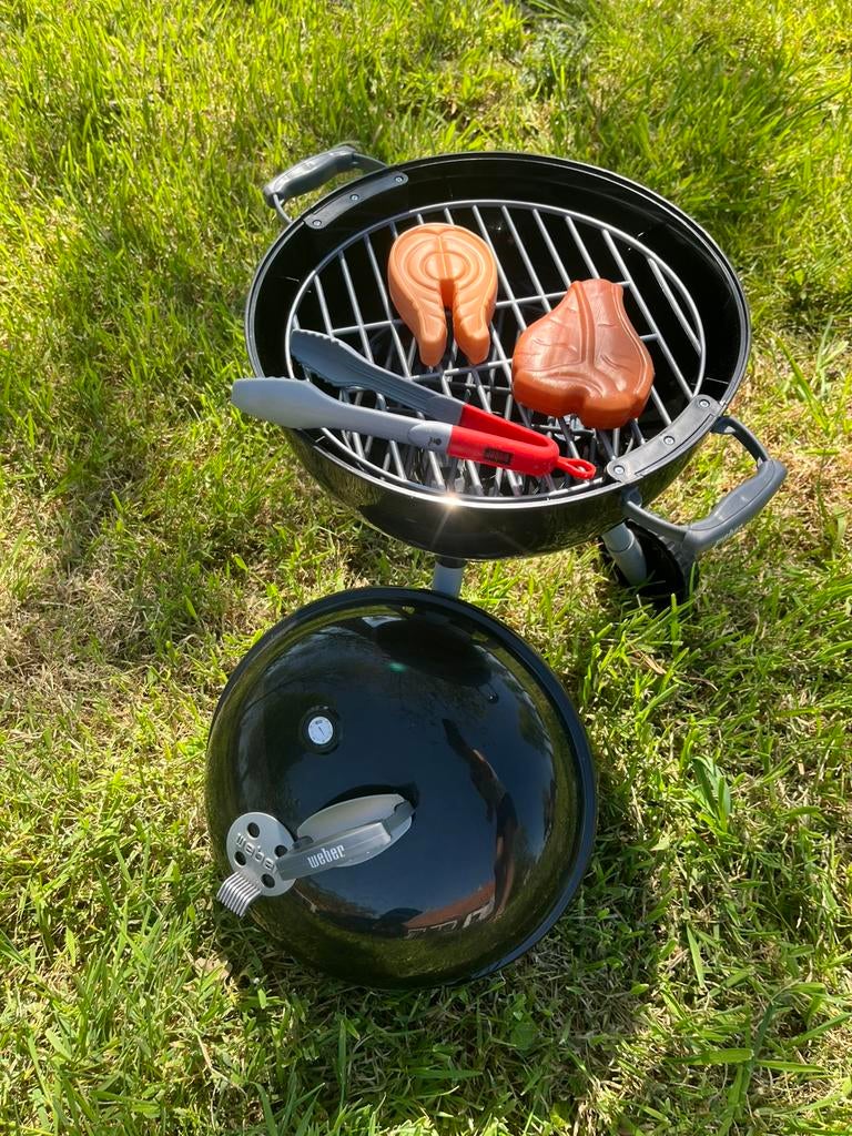 Speelgoed barbecue WEBER met enkele toebehoren, Ophalen, Gebruikt