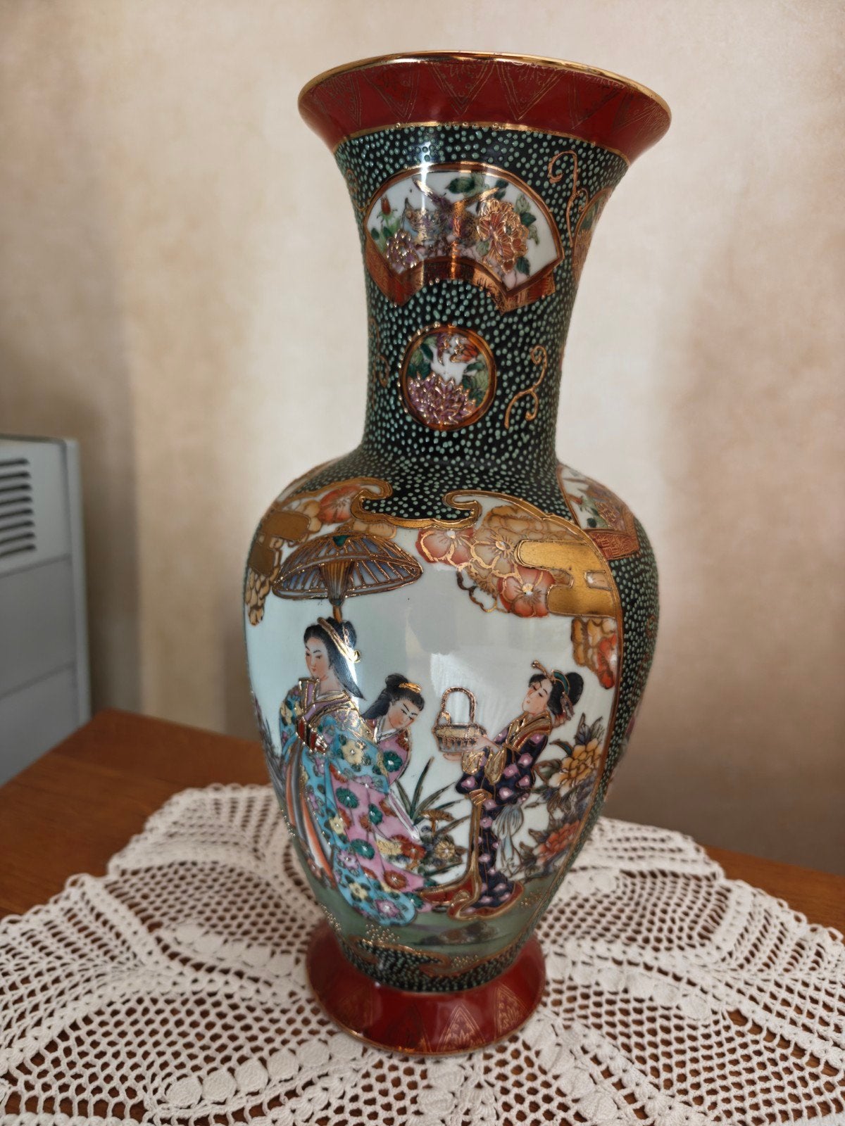 Prachtige Vintage Satsuma-Stijl Porseleinen Vaas met Geisha’, Antiek en Kunst, Ophalen