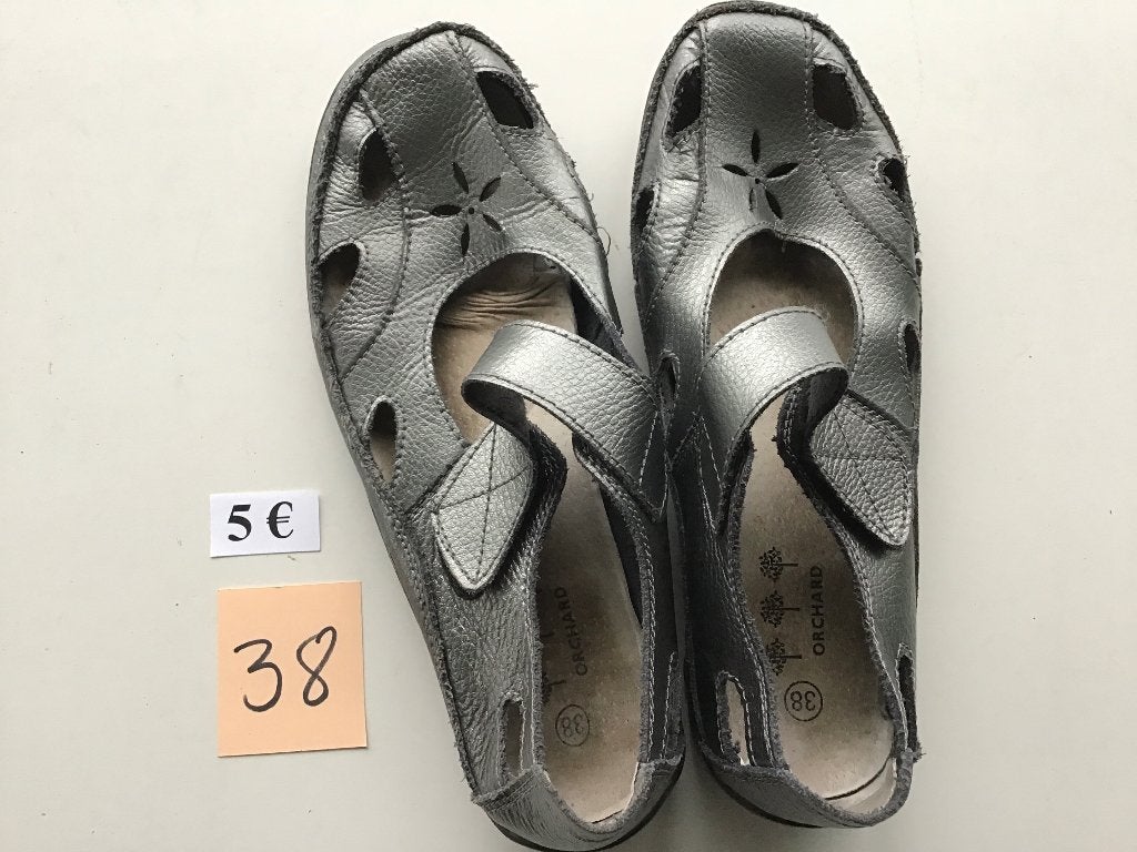 1 paire de sandales grises pour homme taille 38, Enlèvement ou Envoi, Comme neuf, Sandales