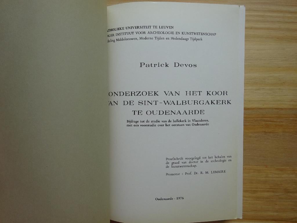 Sint-Walburgakerk te Oudenaarde, studie 1976, Livres, Enlèvement ou Envoi, 19e siècle, Comme neuf, Patrick Devos