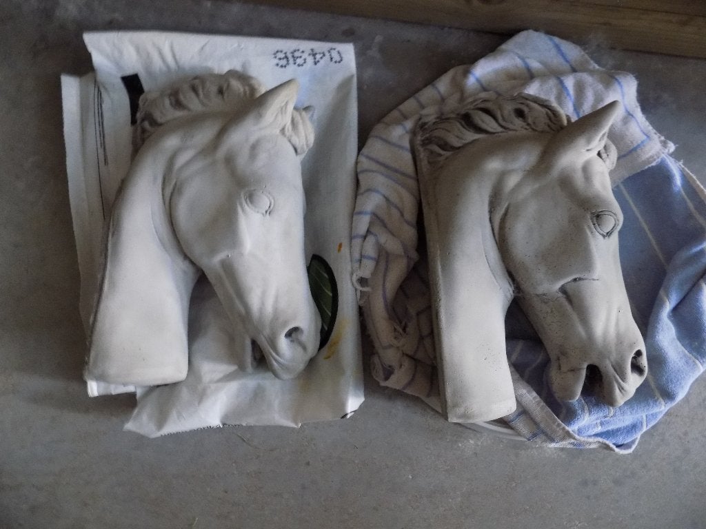 Têtes de cheval en pierre, Enlèvement, Résistant aux intempéries
