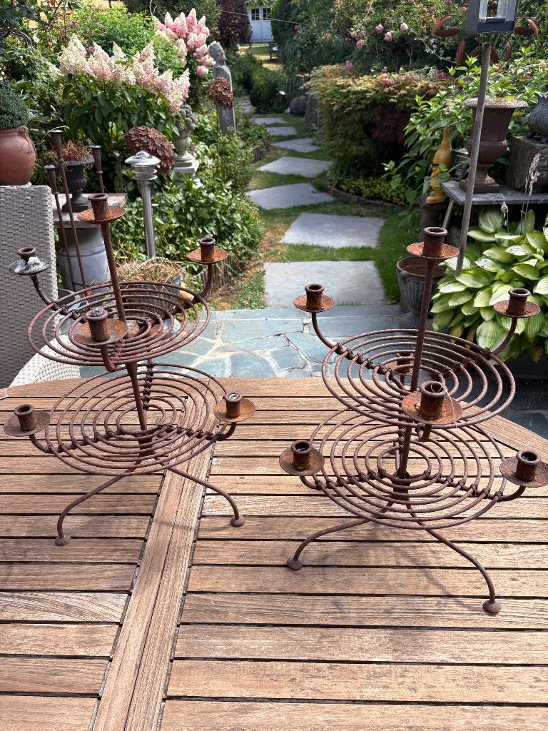 Twee metalen kaarshouders  voor in de tuin, Ophalen, Gebruikt, Bruin, 61 cm