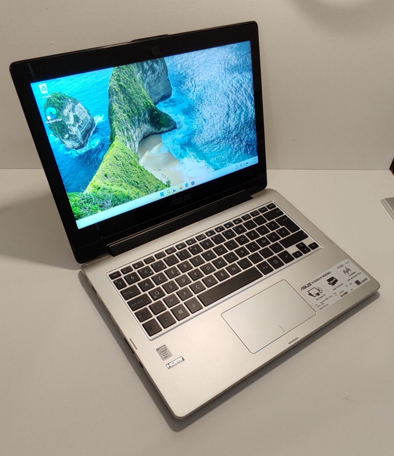 Asus TP300l 13" laptop, Minder dan 2 Ghz, Met touchscreen, Ophalen of Verzenden, Zo goed als nieuw