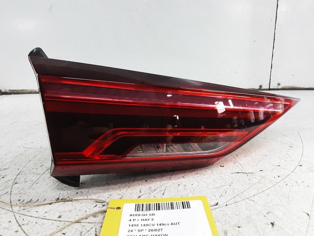 PANNEAU ARRIÈRE GAUCHE AVEC LAMPE Q3 (F3B) (83A945093), Autos : Pièces & Accessoires, Auto-Union-Straße  1,
85057  Ingolstadt, DE