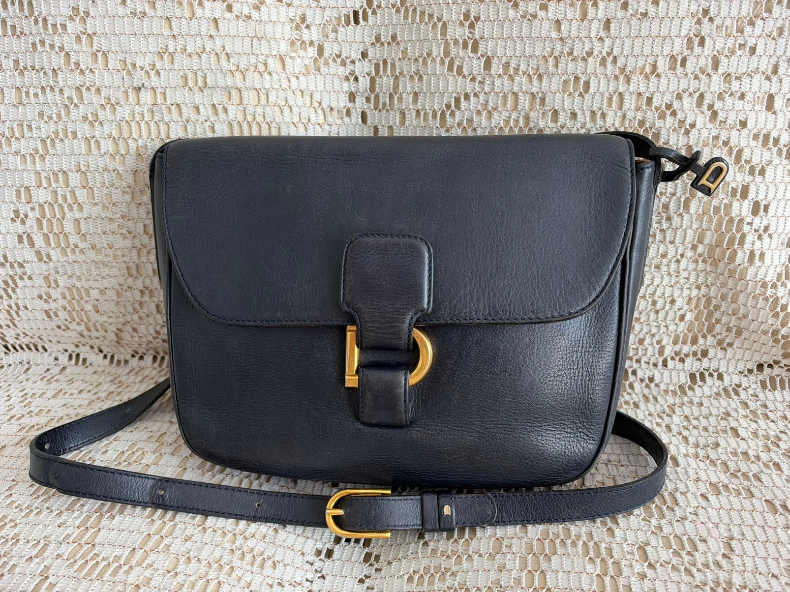 Sac bandoulière DELVAUX cuir bleu marine, Enlèvement ou Envoi, Comme neuf, Bleu, Cuir