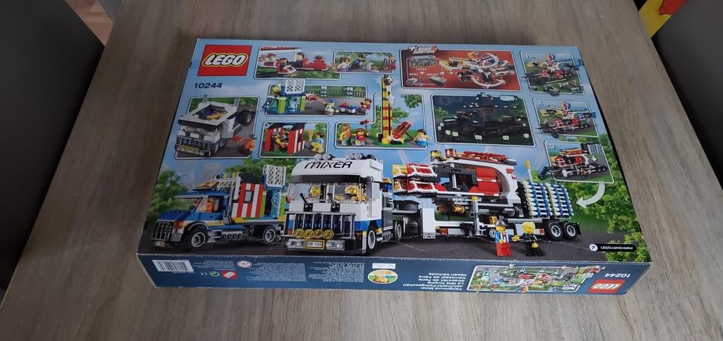 Lego 10244 Fairground Mixer
100% Nieuw en sealed.
Doos niet, Ophalen, Lego