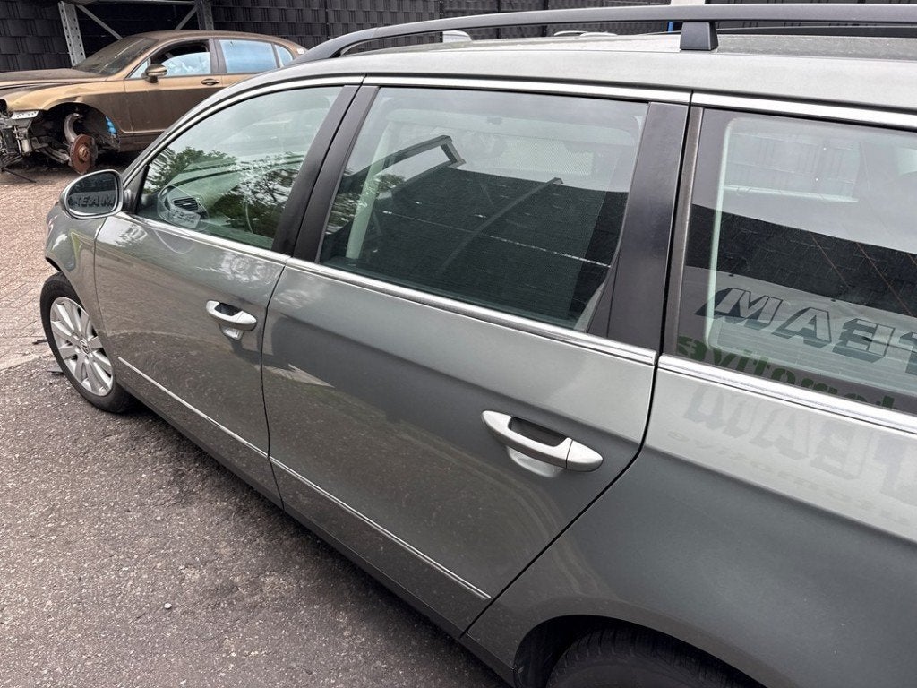 PORTIER LINKS ACHTER Passat Variant (3C5) (|3C9833055D|), Auto-onderdelen, Gebruikt, Volkswagen AG, Kundenbetreuung@volkswagen.de