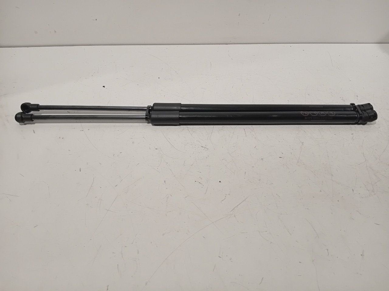 Gasdrukveerset achter Mazda 2, Onderdelen@venauto.nl, Van der Ven Autorecycling B.V., Gebruikt, Ettenseweg 76, 4706 PB Roosendaal, The Netherlands